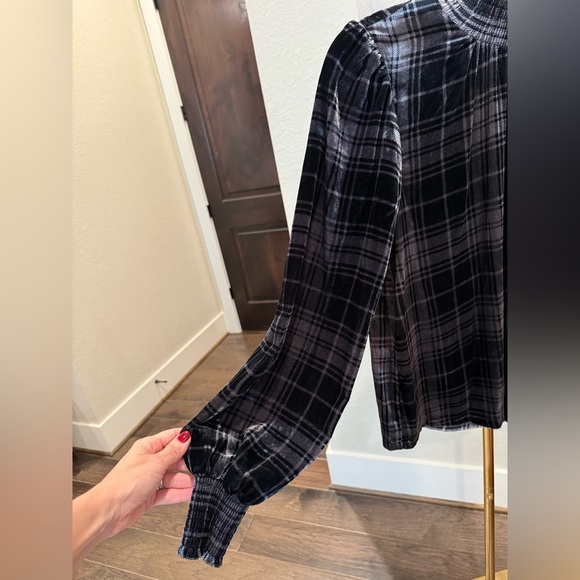 EUC Evereve Black Plaid Velvet Smocked Blouse Women- Small - Picture 7 of 11
